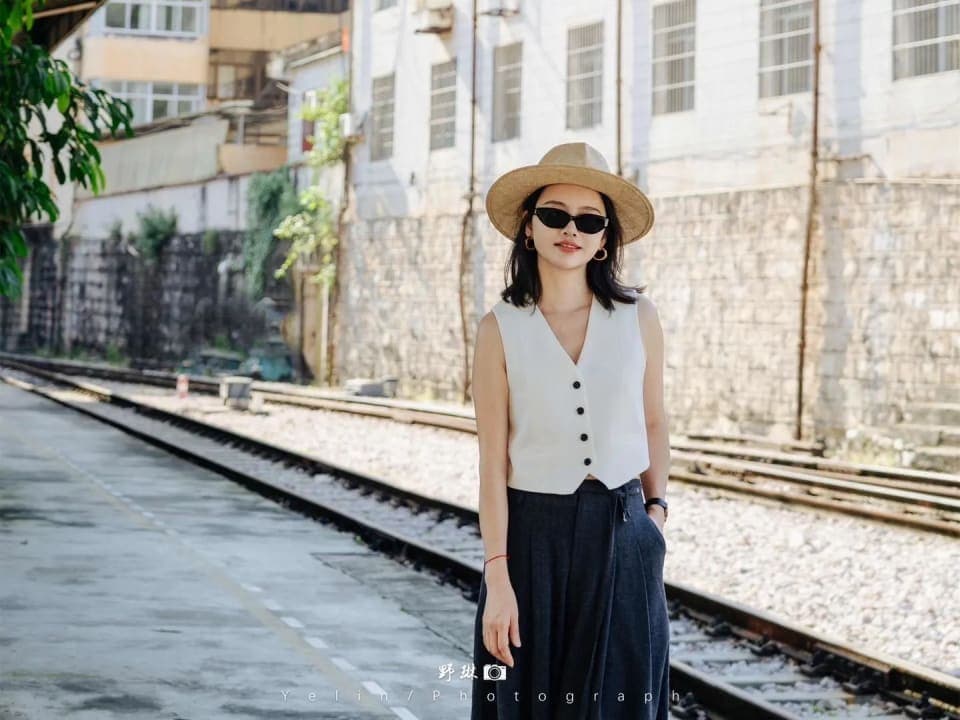 Phố đường tàu Hà Khẩu: lát cắt khác hẳn tour mua sắm biên giới