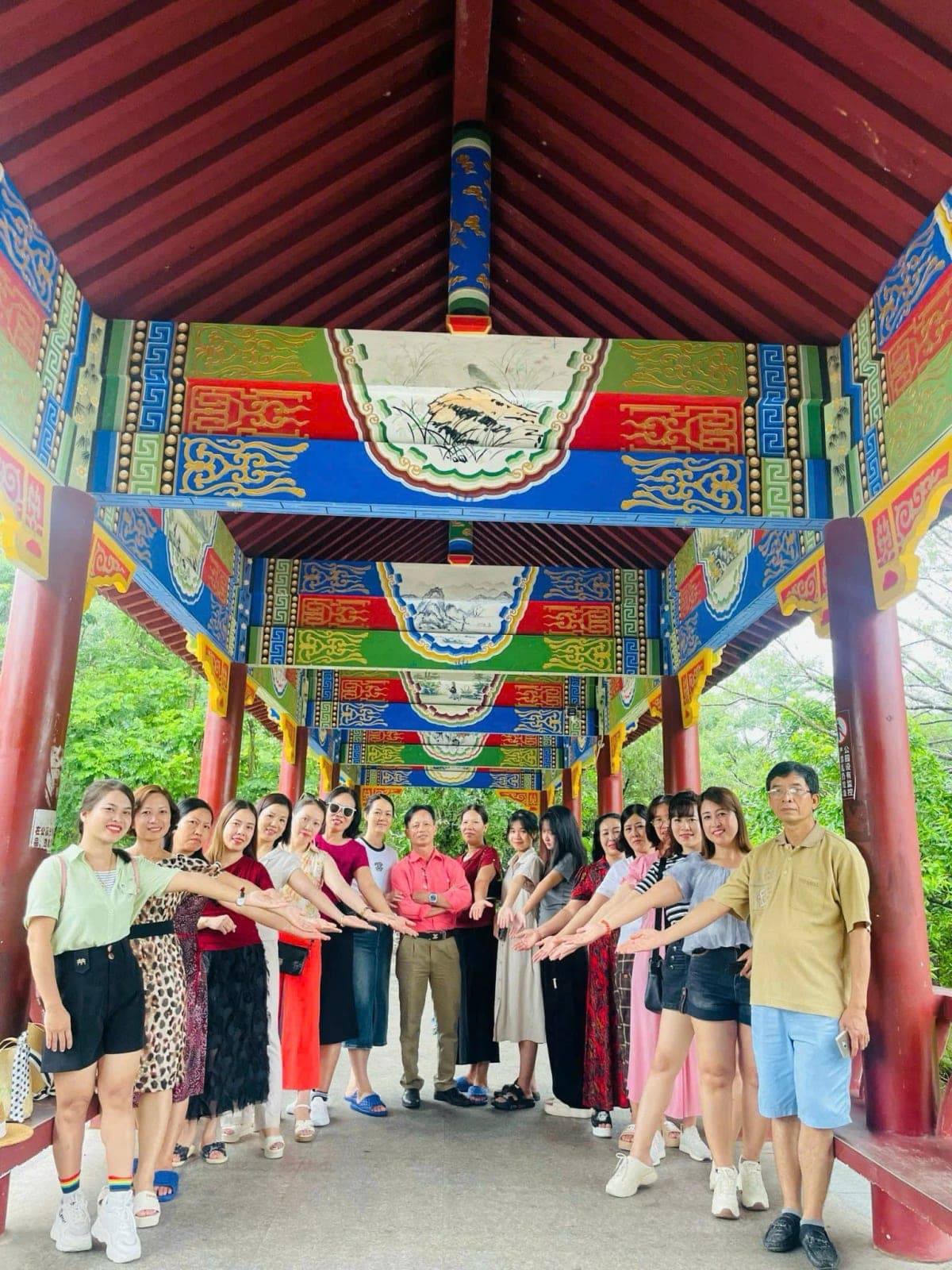 Đi tour Trung Quốc đường bộ mang những gì? Checklist hành lý 1–3 ngày cho người đi lần đầu