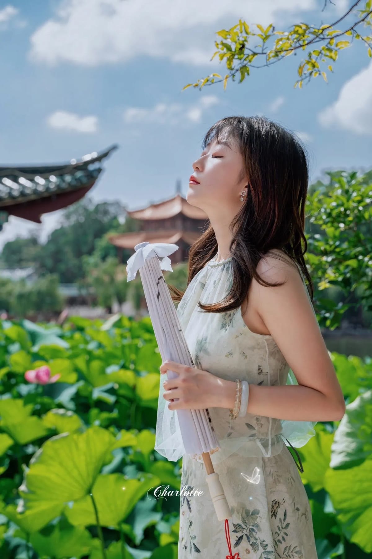Đại Quan Lầu bên Hồ Điền Trì – ảnh 4 Du khách chụp ảnh tại Đại Quan Lầu Côn Minh – góc 4