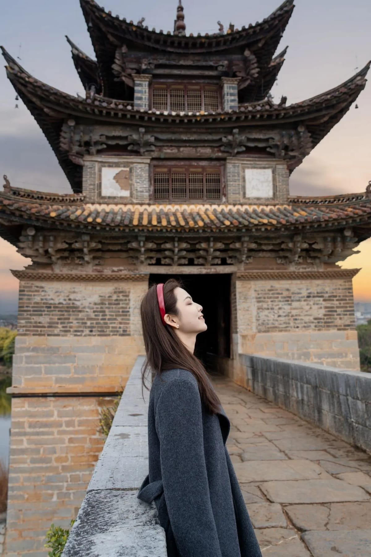 Cầu Song Long Kiến Thủy - góc 4 Du khách chụp ảnh tại Cầu Song Long Kiến Thủy - ảnh 4