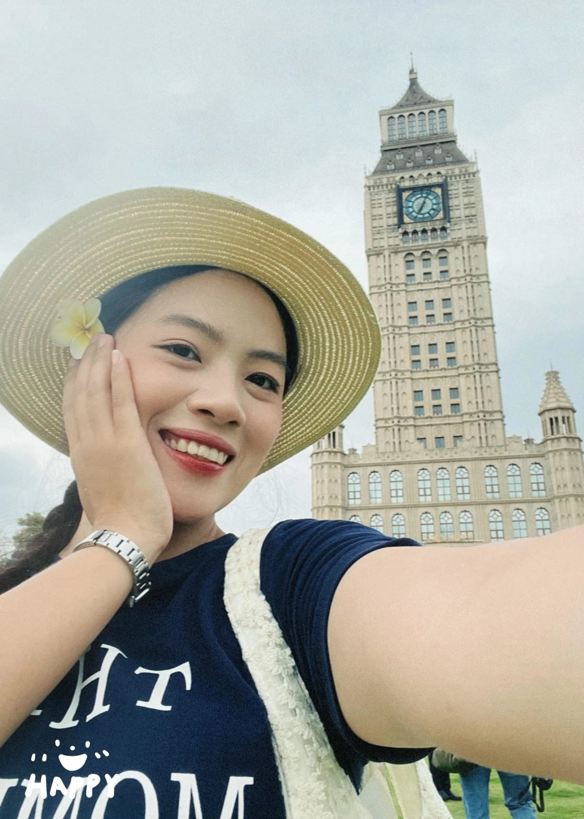 Công viên Phượng Hoàng Khai Viễn - góc 3 Du khách tham quan Công viên Phượng Hoàng Khai Viễn - ảnh 3