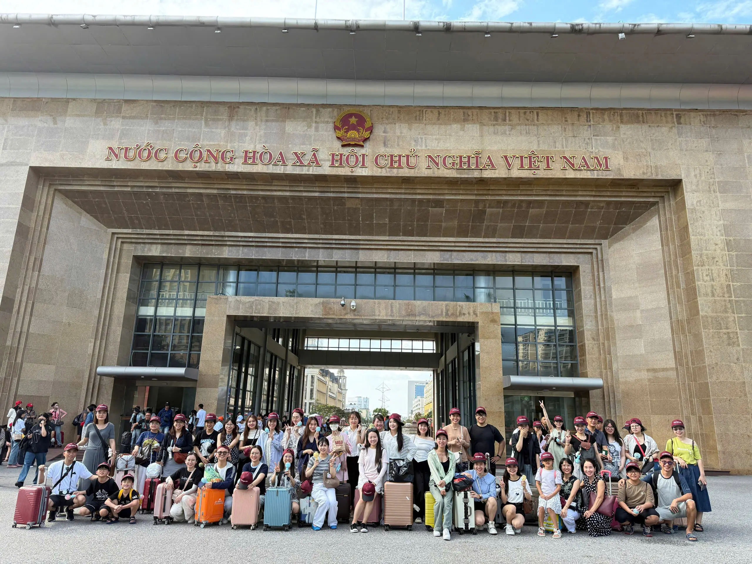 Đông Hưng 1 Ngày - 1